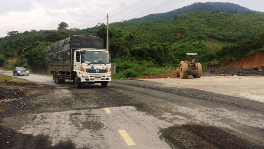 Quốc lộ 27 qua Lâm Đồng vừa sửa lại hỏng, nguyên nhân do thời tiết?