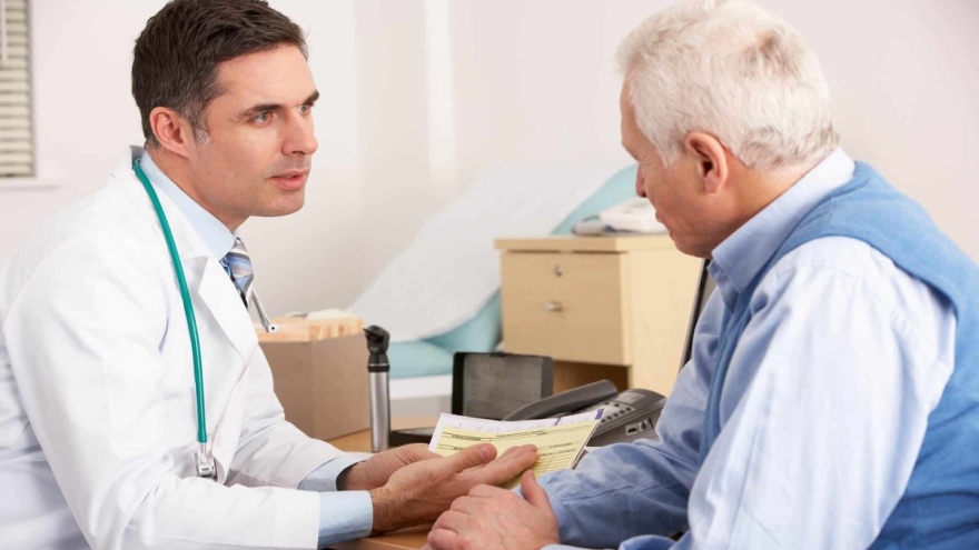 Các kiểm tra sức khỏe cần thiết ở người cao tuổi trong dịch Covid-19