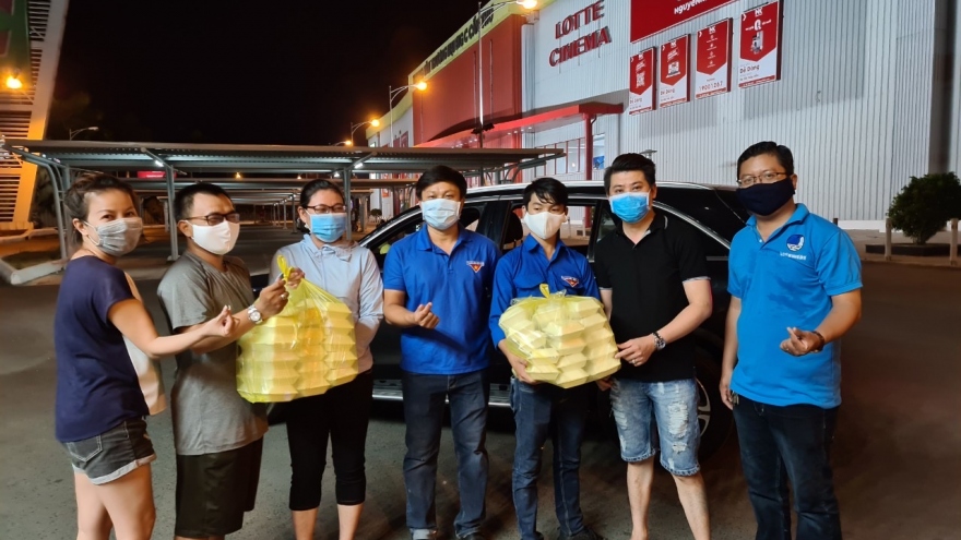 “Những tấm lòng vàng” tiếp sức thanh niên tình nguyện phòng chống dịch