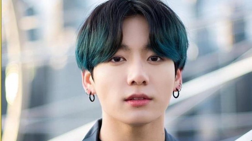 Jungkook (BTS) tiếp tục lọt đề cử top 100 gương mặt nam đẹp nhất 2020