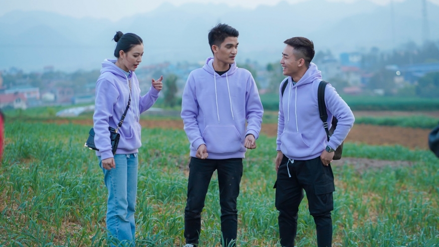 Mạc Văn Khoa hồn nhiên hết cỡ khi bất ngờ gặp “Hoa hậu” bò sữa