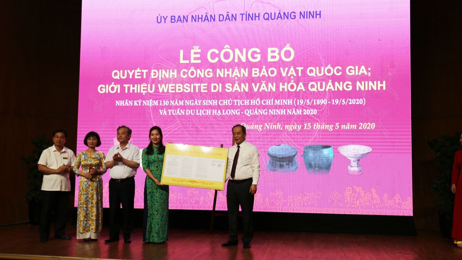 Quảng Ninh đón nhận thêm 3 bảo vật quốc gia