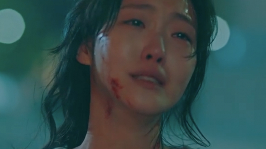 Quân vương bất diệt tập 10: Kim Go Eun nhuốm máu, lết tìm Lee Min Ho