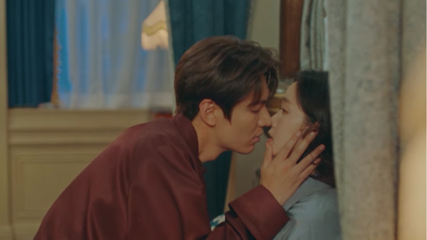 Quân vương bất diệt tập 12 gây sốt với nụ hôn nóng bỏng của Lee Min Ho