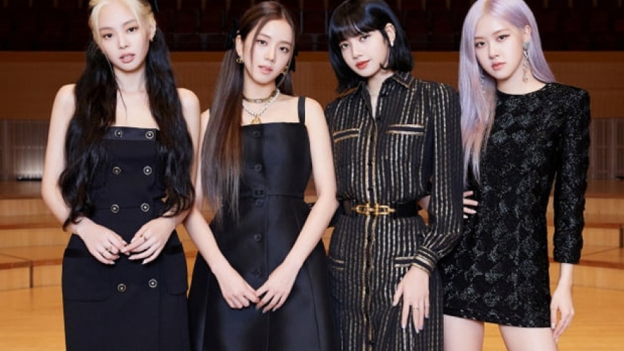 BLACKPINK bùng nổ nhan sắc trong họp báo trước thềm ra mắt MV mới