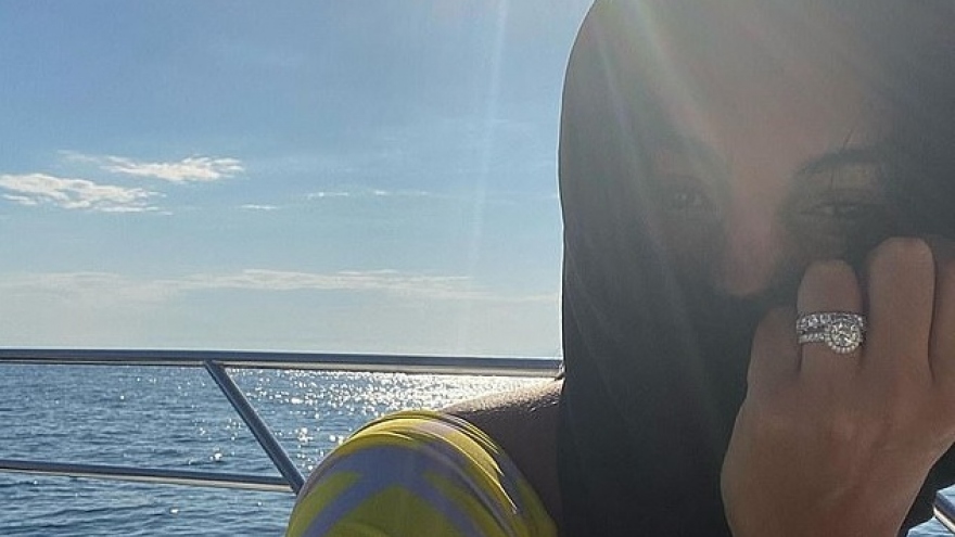 Bạn gái C.Ronaldo khoe nhẫn kim cương, lộ nghi vấn đã bí mật đính hôn