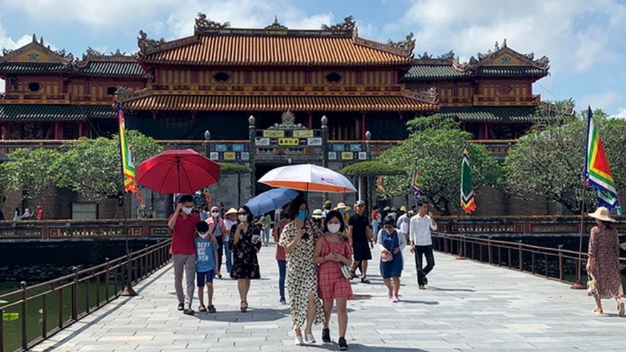 Biến “nguy” thành “cơ” để tái thiết du lịch miền Trung