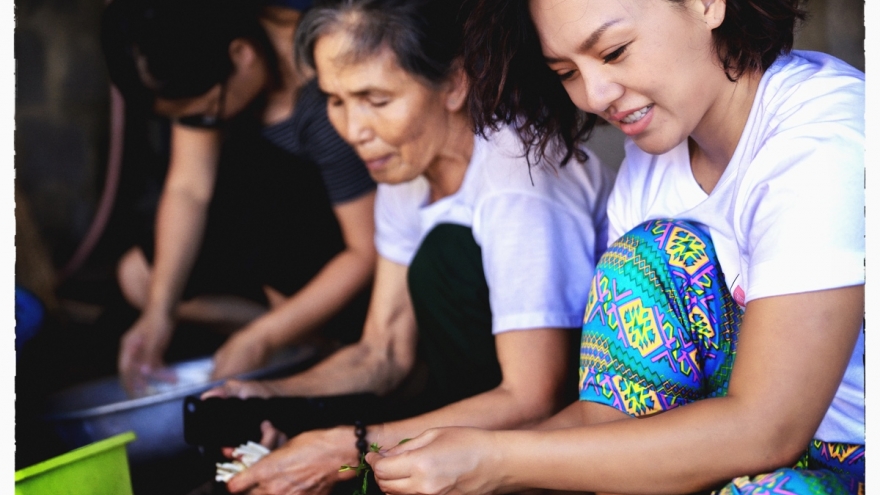 Thái Thùy Linh làm vlog giới thiệu du lịch và ẩm thực Việt Nam