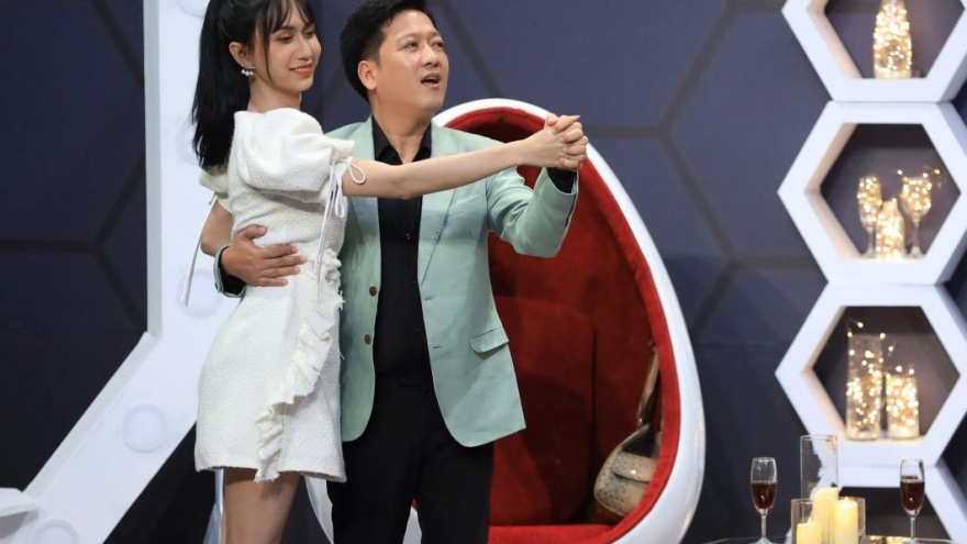 Lynk Lee “ngượng đỏ mặt” khi biết mình là “vợ” của Trường Giang