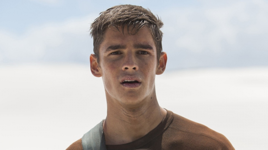 Hành trình tỏa sáng tại Hollywood của “nam thần nước Úc” Brenton Thwaites