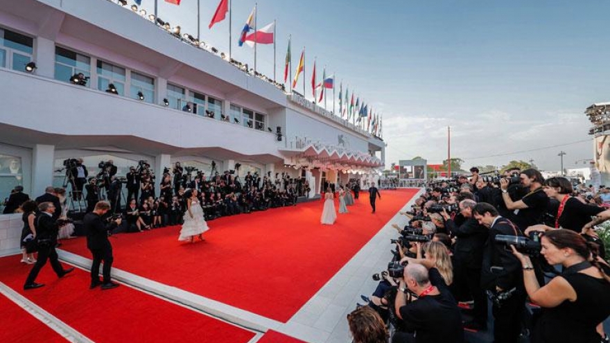 Các Liên hoan phim quốc tế tìm cách “sống chung với Covid-19”