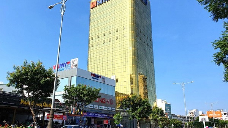 Phạt 2 chủ đầu tư tòa nhà lắp kính “phản quang” gây lóa mắt ở Đà Nẵng