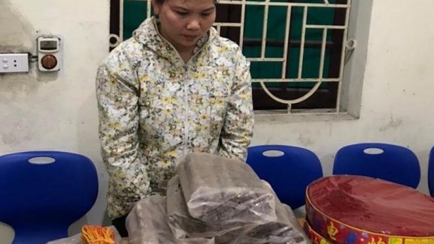Tóm gọn “nữ quái” chuyên phân phối thuốc nổ cho “mối quen”