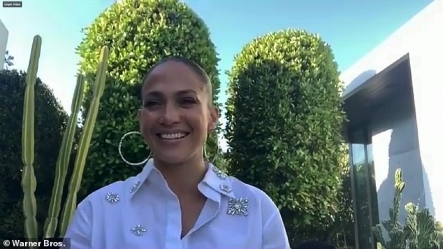 Jennifer Lopez thừa nhận chưa thể cưới vì dịch Covid-19