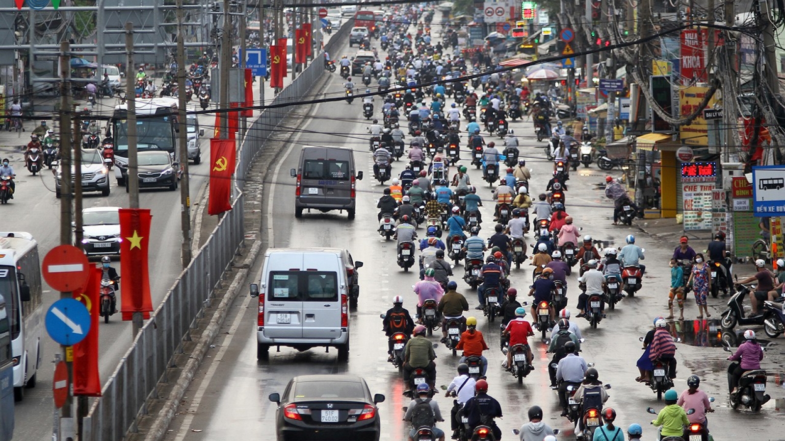 Chủ quan, không tuân thủ nghiêm cách ly xã hội sẽ phải trả giá đắt!