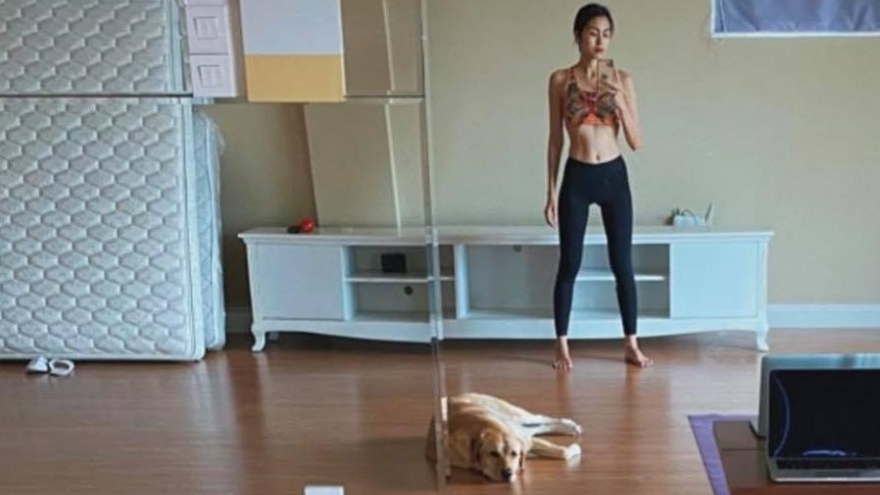Tăng Thanh Hà khoe vòng eo săn chắc khi tập gym tại nhà