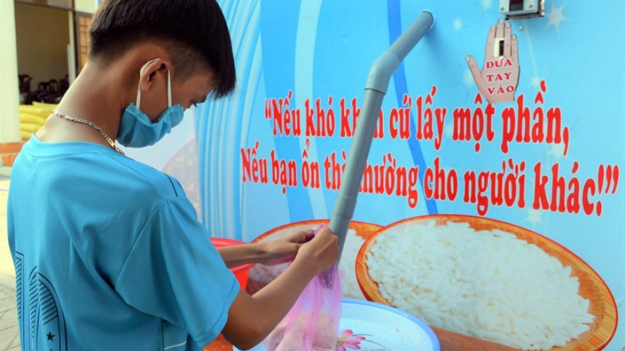 CNN đưa tin về các cây ATM gạo ở Việt Nam