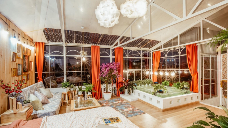 Cải tạo tầng thượng cũ kỹ thành không gian sống vintage lãng mạn