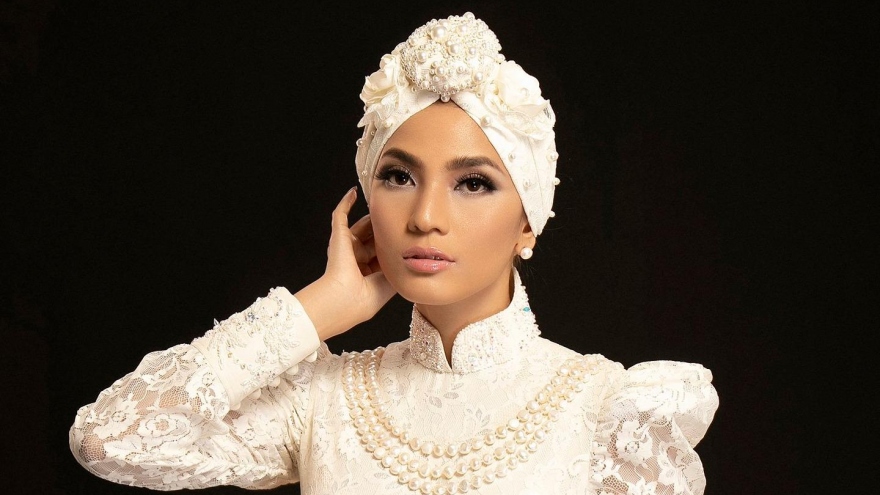 Trương Thị May đẹp cuốn hút khi diện mốt áo dài quấn khăn Turban