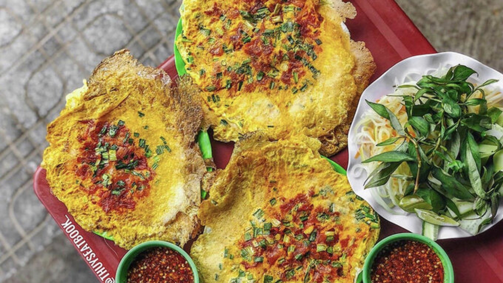 Bánh ép lạ miệng của Huế