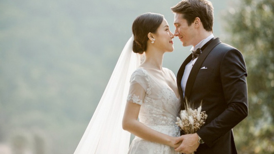 Á hậu Hoàng Oanh kể về lần đầu gặp chồng Tây, tự nhận bản thân rất dở