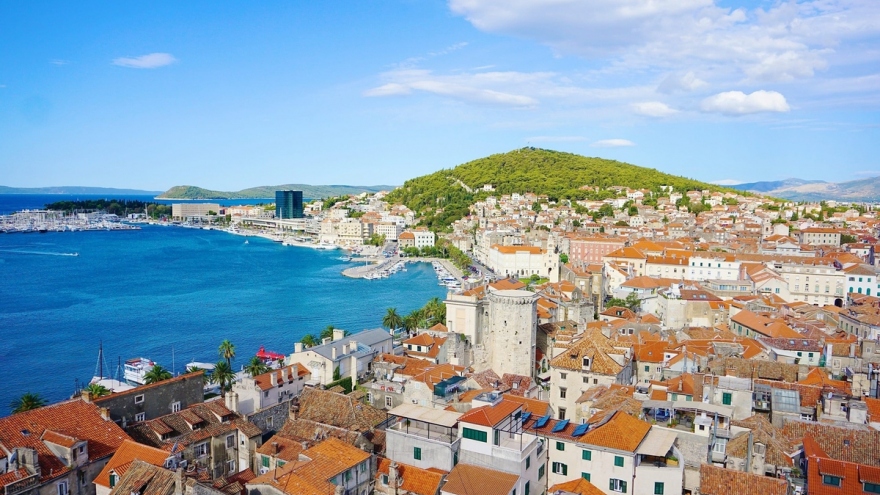 10 nước châu Âu mở đón khách quốc tế