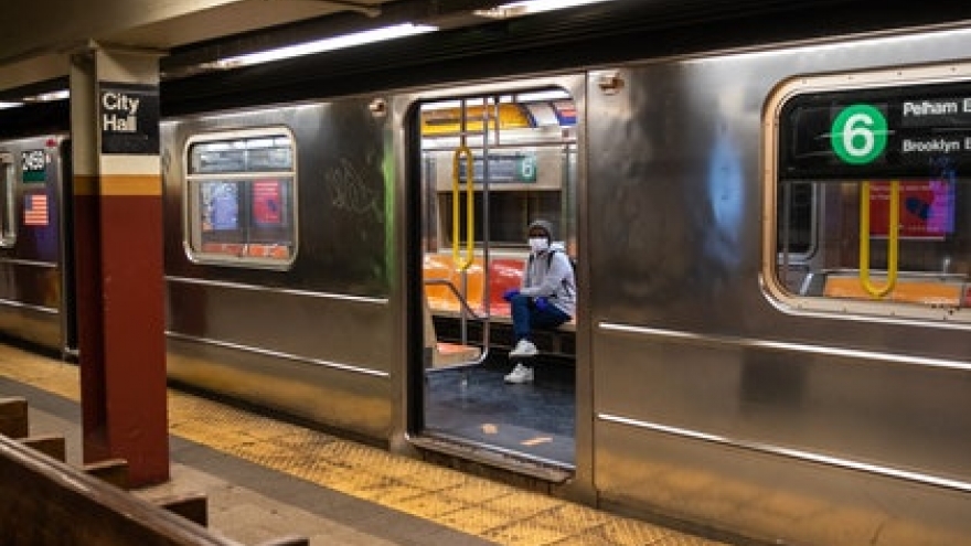 CDC Mỹ ban hành hướng dẫn mới về đi lại