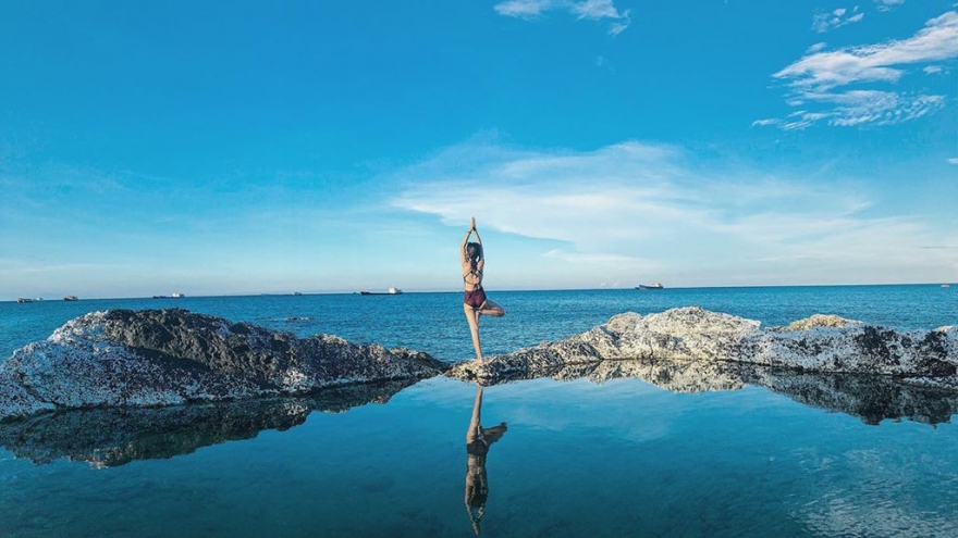 3 hồ bơi tự nhiên giữa biển ở Việt Nam