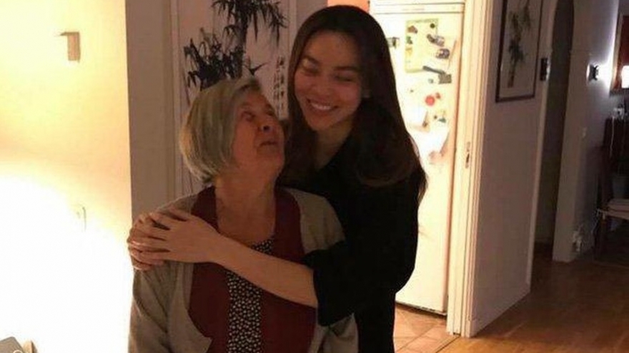Chuyện showbiz: Hồ Ngọc Hà đổi cách xưng hô cực ngọt với mẹ Kim Lý