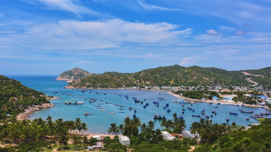 Mùa hè rong ruổi 800km dọc bờ biển Nam Trung bộ