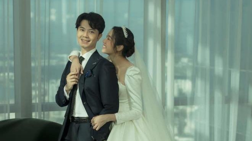 Ảnh cưới long lanh của Á hậu Thúy Vân và bạn trai doanh nhân