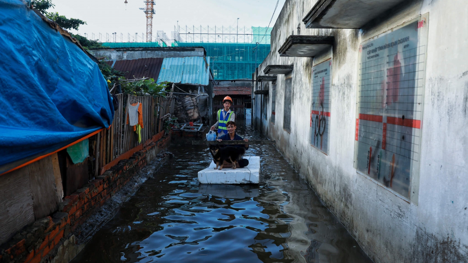Khu nhà trọ ngập suốt hai ngày ở Sài Gòn