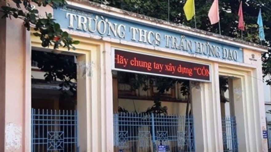 Lộ đề thi học kỳ 2 ở Quảng Ngãi: Do học sinh nhặt được trên ghế đá