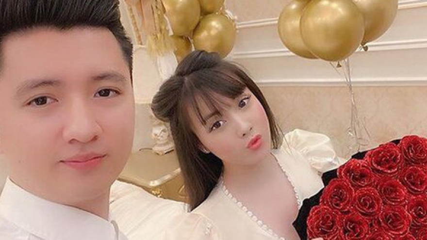 Nhan sắc xinh đẹp của nữ giảng viên đại học-vợ diễn viên Trọng Hưng