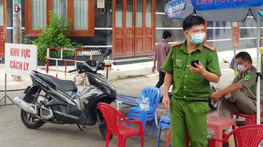 Phong tỏa 17 nhà ở quận Tân Phú vì có người tái dương tính Covid-19