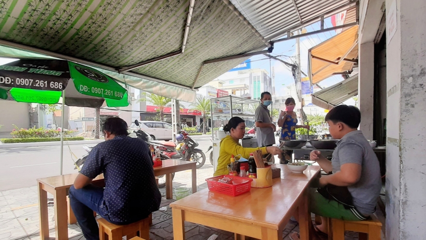 Cà Mau “giãn” trong nội tỉnh, siết chặt hoạt động từ ngoài vào