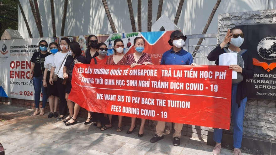 Nóng chuyện phản đối học phí online trường quốc tế, làm gì để giảm nhiệt?