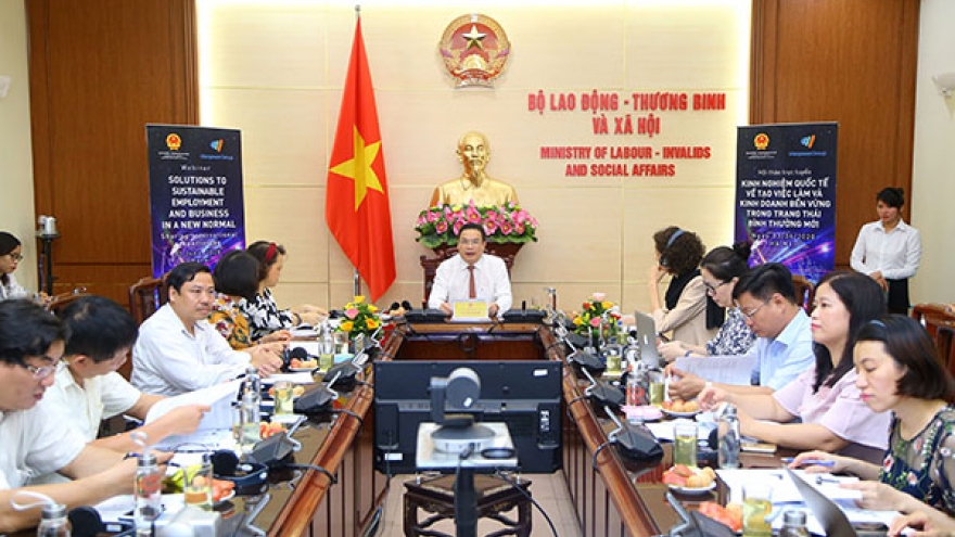 5 tháng đã có trên 430.000 người nộp hồ sơ hưởng trợ cấp thất nghiệp