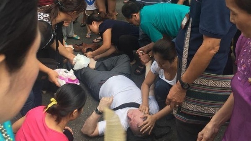 Đừng làm việc thiện bằng sự thiếu hiểu biết