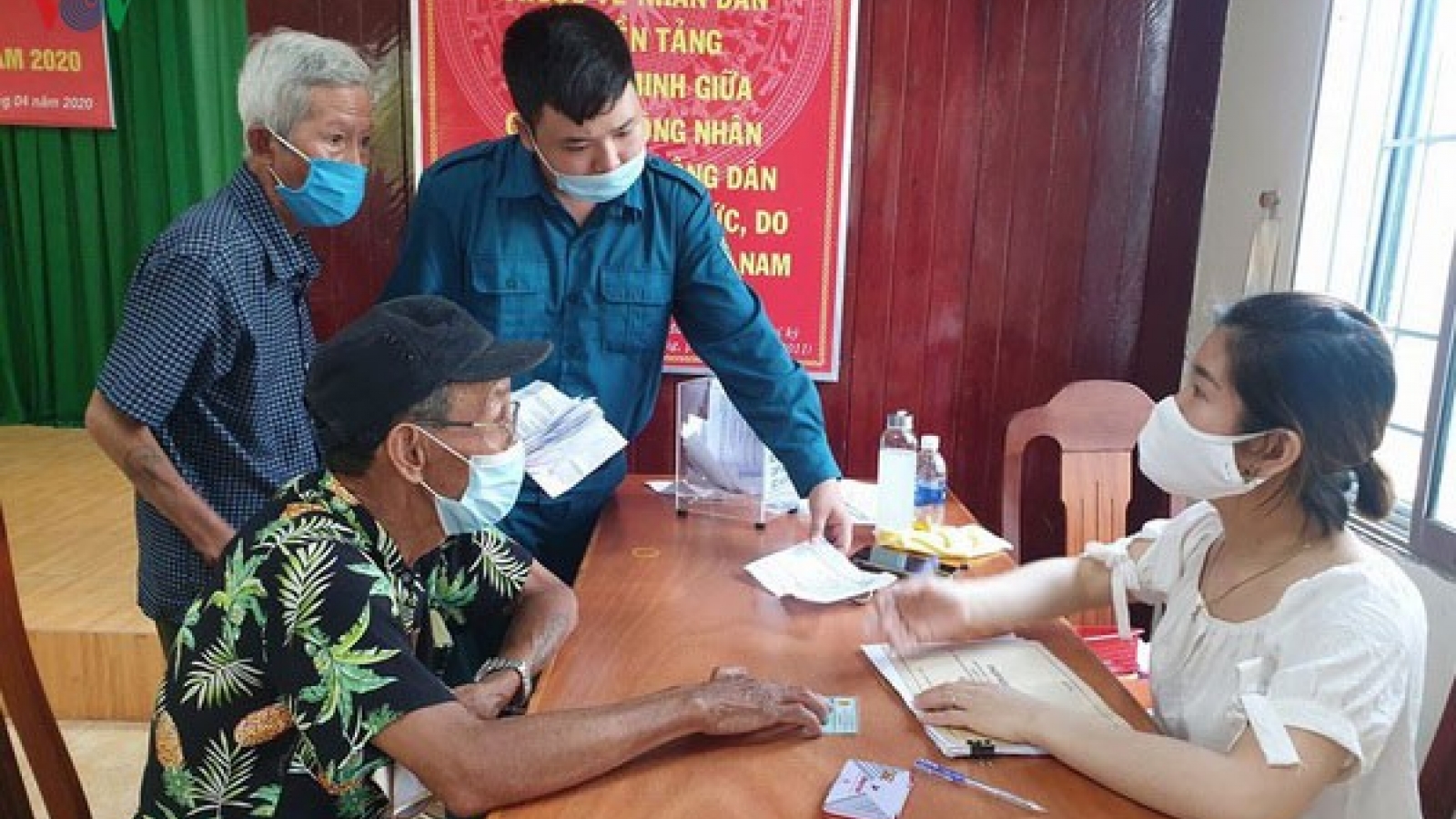 Lúng túng trong hỗ trợ một số đối tượng gặp khó khăn do Covid-19