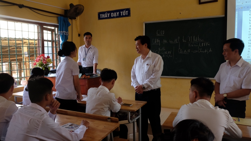 Thi Tốt nghiệp: Nhận vất vả cho người lớn, tạo thuận lợi cho thí sinh