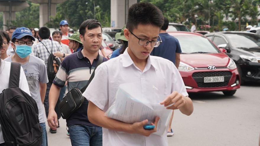 Đề thi Ngữ văn lớp 10 THPT chuyên Khoa học tự nhiên 2020