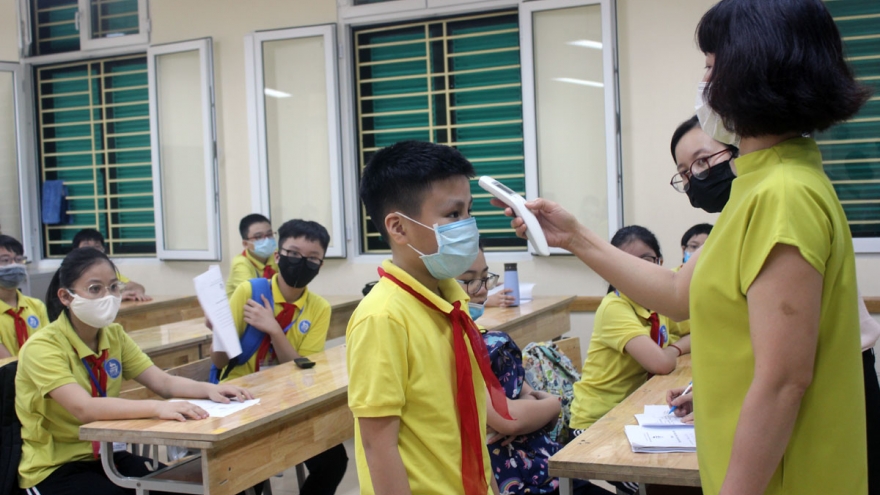 Nhiều trường rục rịch điều chỉnh thời gian tựu trường vì Covid-19