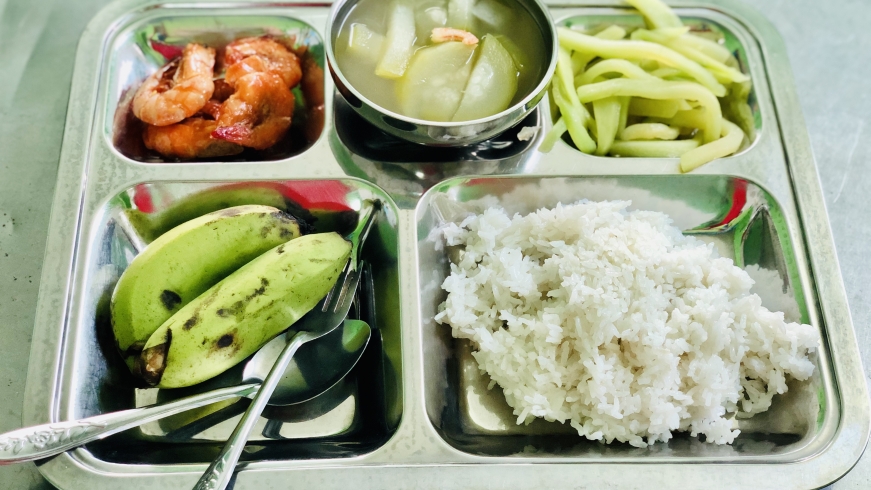 Những suất cơm “vài ngàn” - Nghĩa tình trên đất Tây Đô