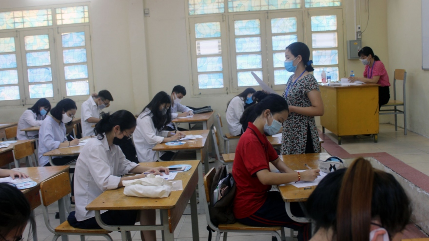 Hà Nội điều động 500 giáo viên chấm thi tốt nghiệp, hoàn thành sớm hơn dự kiến