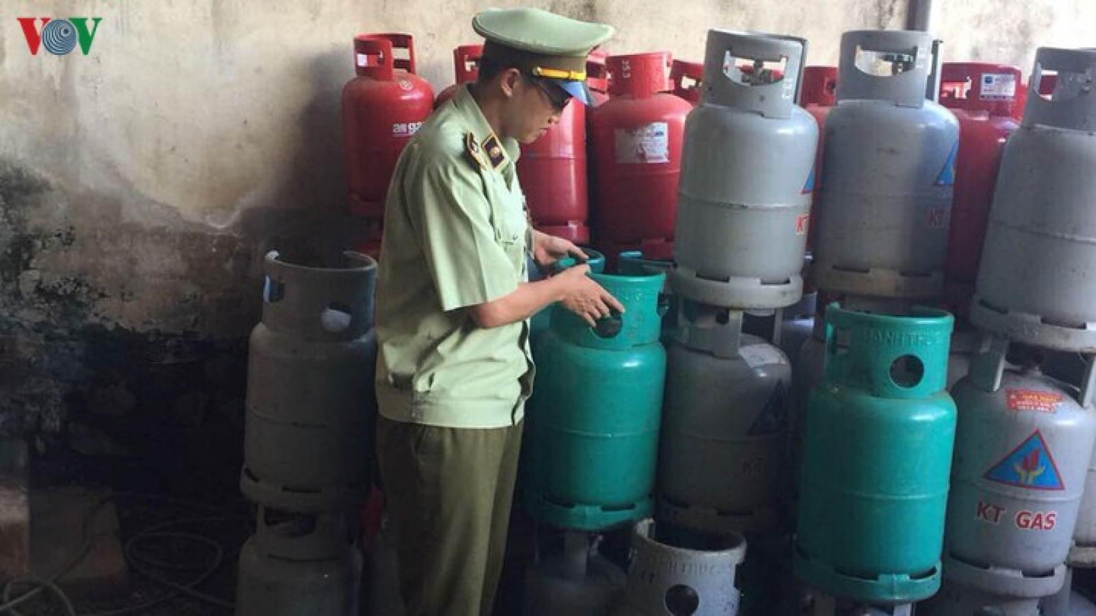 Giá gas tăng 34.000 đồng/bình 12kg