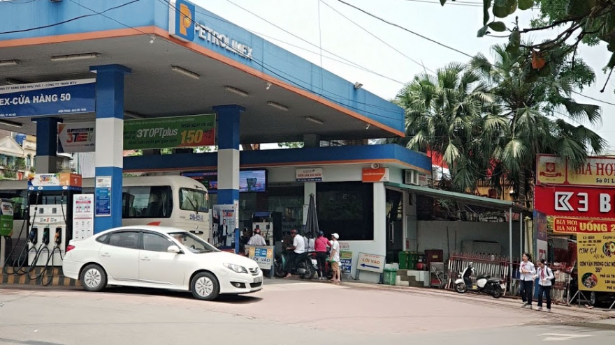 Giá xăng dầu tăng lần thứ 4 liên tiếp, lên gần 15.000đ từ 15h chiều nay