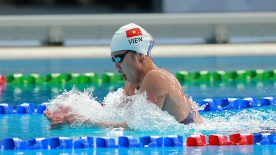 Kình ngư Ánh Viên lạc quan bơi xuyên mùa dịch