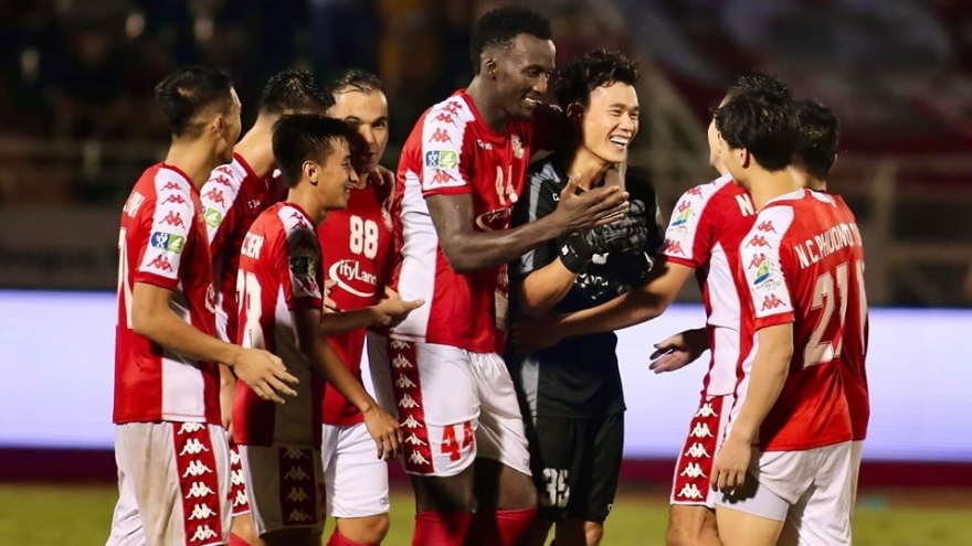 Cúp Quốc gia 2020: Thủ môn Bùi Tiến Dũng tỏa sáng đưa TPHCM vào tứ kết