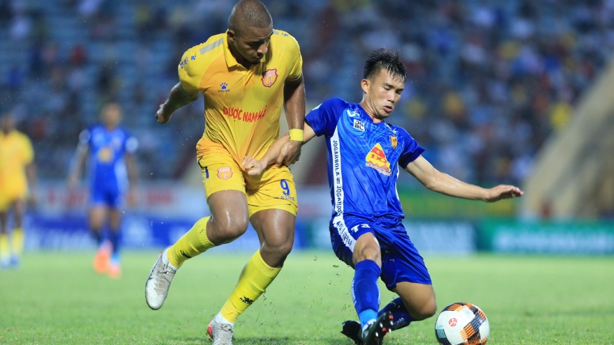 Thắng Quảng Nam ở trận chung kết ngược, Nam Định thoát khỏi đáy bảng